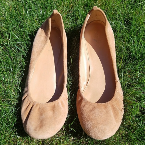 J. Crew Shoes - 🛍J. Crew tan flats - 9